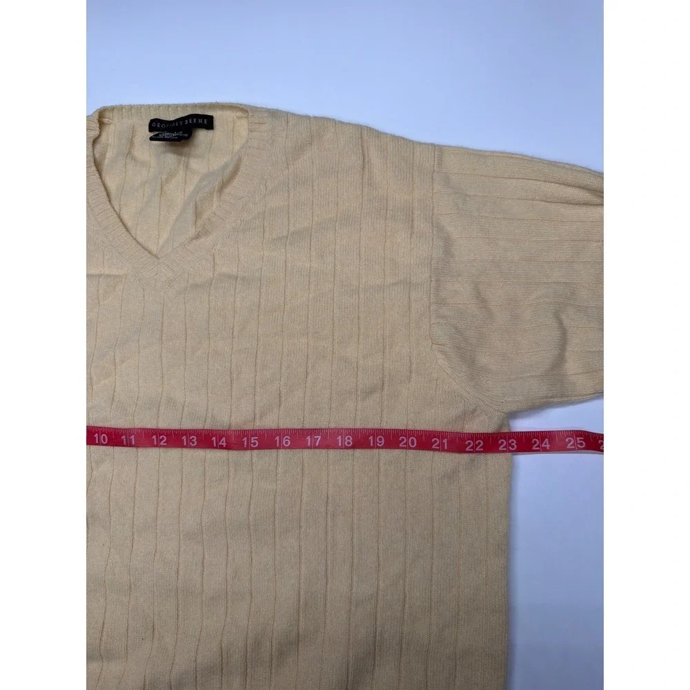Geoffrey Beene Mens L V-Neck‎ Ribbed Knit 100% Cashmere Sweater Yellow